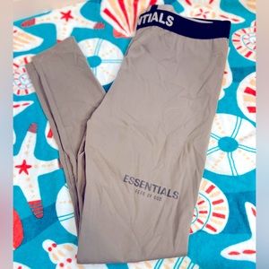 Essentials olive green leggings (M)